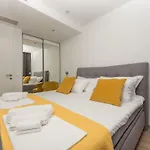 Mila * Makarska